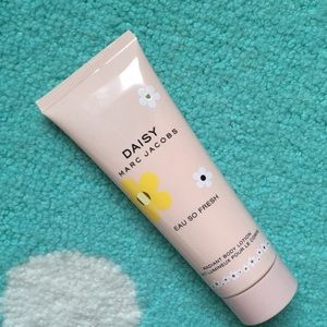 Daisy Marc Jacobs body lotion